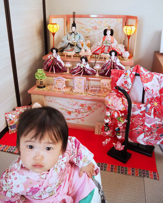 お部屋に飾ったお雛様-和歌山県和歌山市の結夢ちゃん-初節句のひな祭り 人形のひなせい