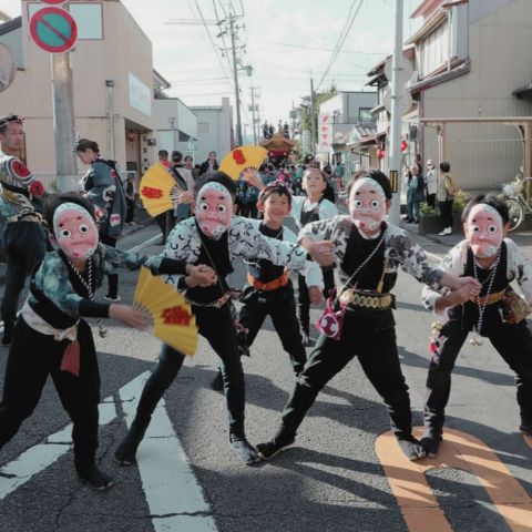 日本の行事-秋のお祭り 人形のひなせい