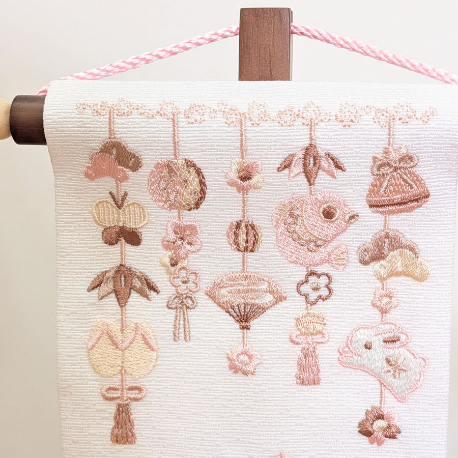 繊細な刺繍デザイン