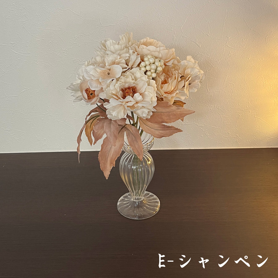 シャンペン色の花