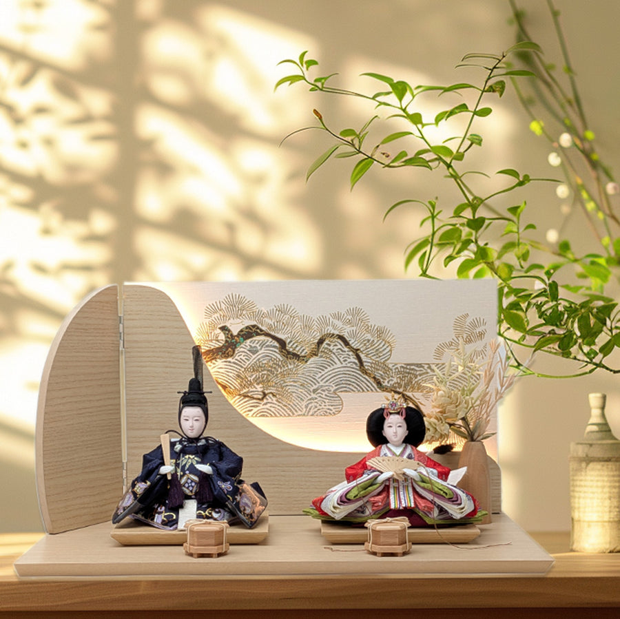 小さくても本格的な雛人形