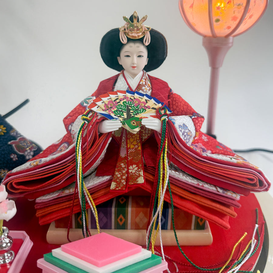 お顔の綺麗な雛人形