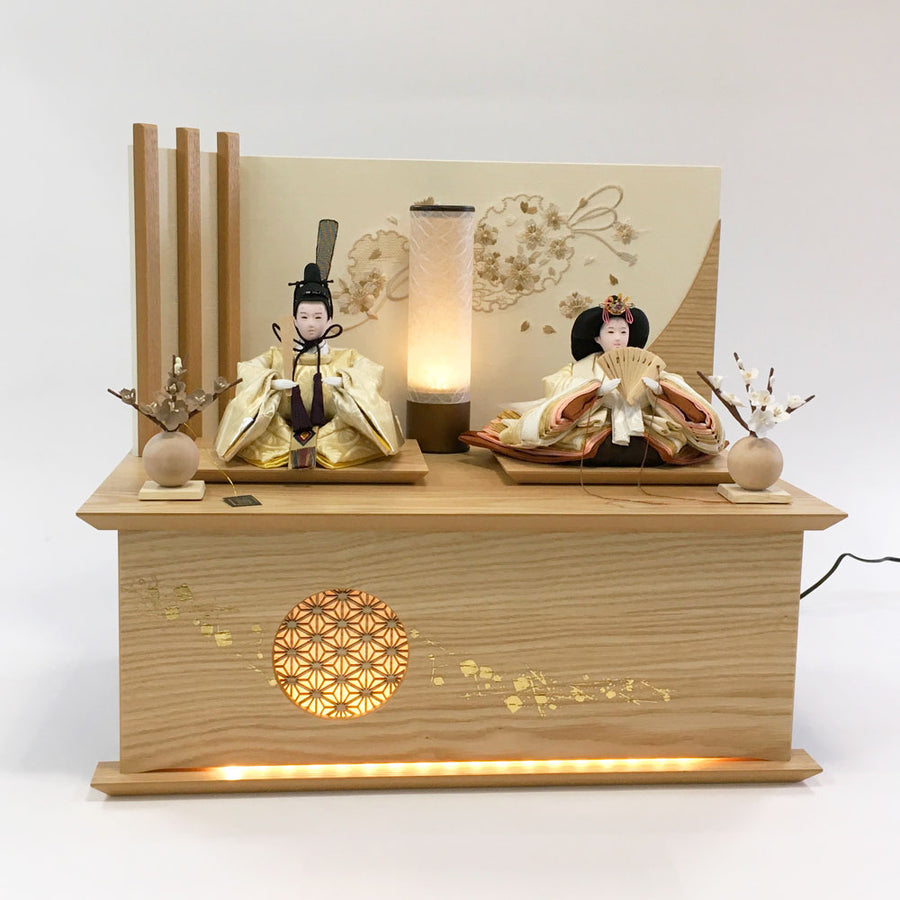 照明付き収納雛飾り