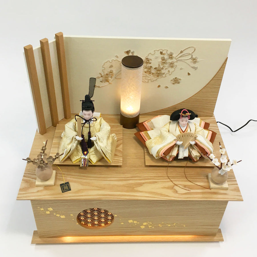 コンパクトで仕立てが良いお雛様