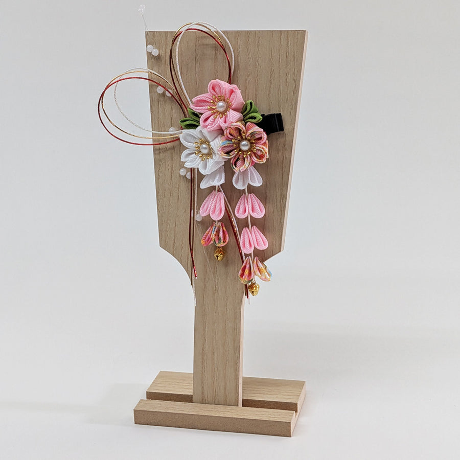 優しいピンクの正月飾り・羽子板