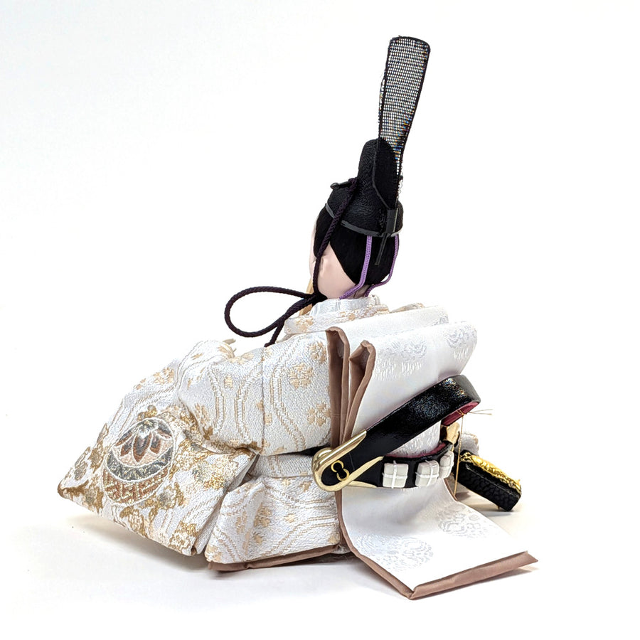 凛々しい雰囲気の人形