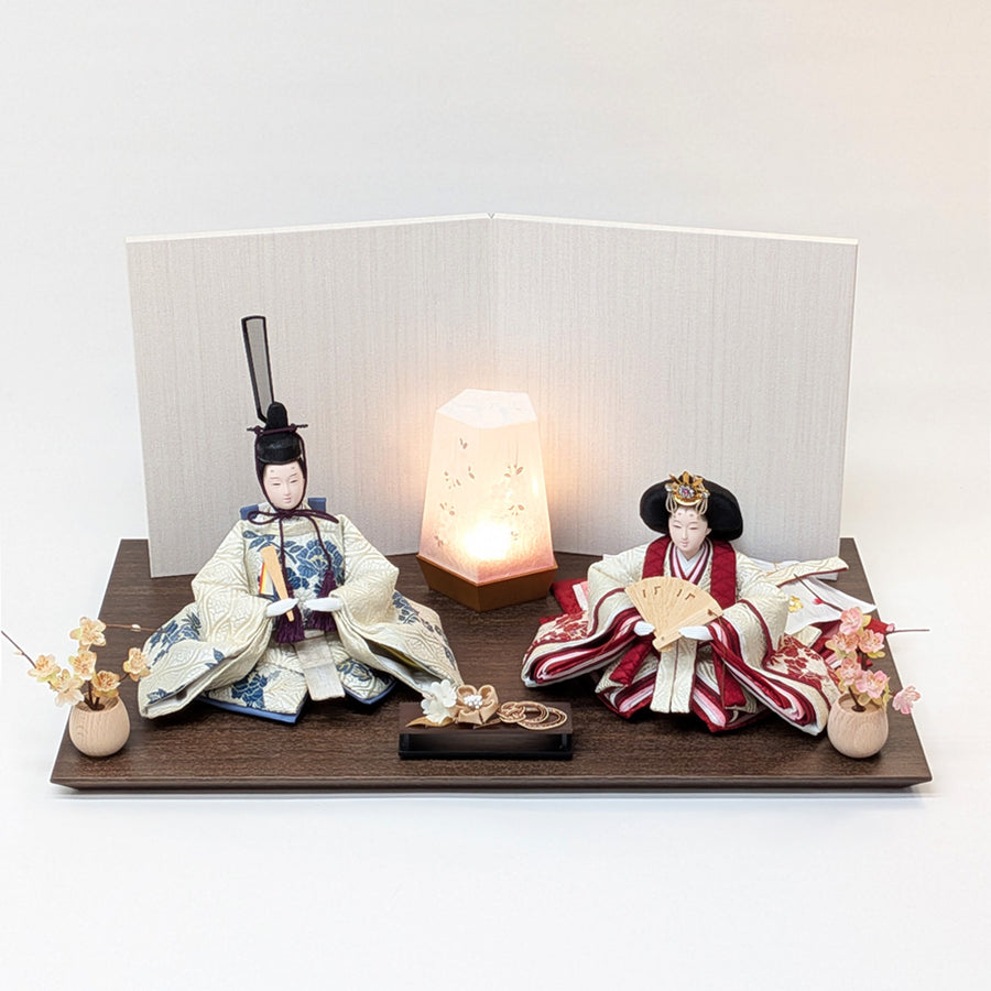 青と赤のお人形