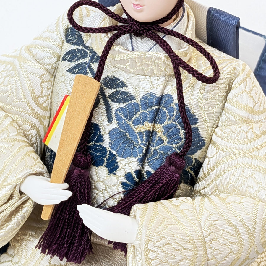 胸元の色目がステキ