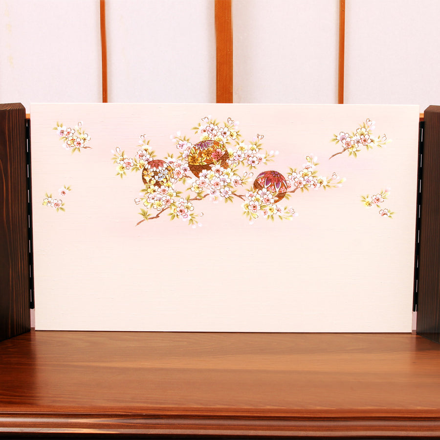 桜柄が素敵な屏風