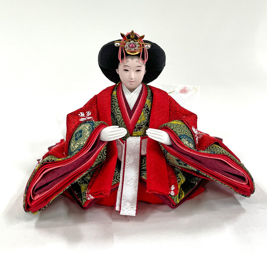 座りも良いめぐ雛