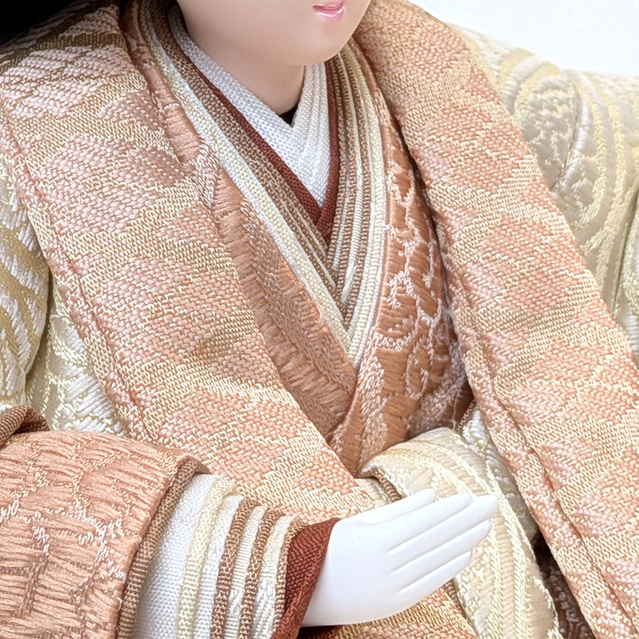 胸元の色合いもいい