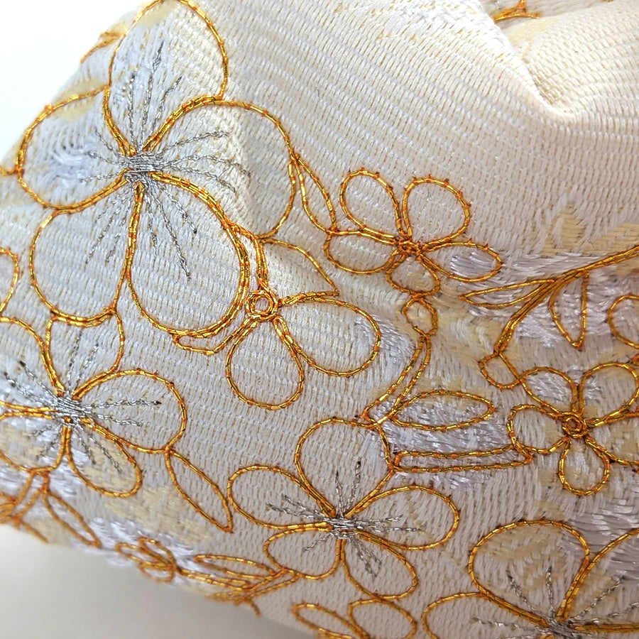雛とお揃い刺繍