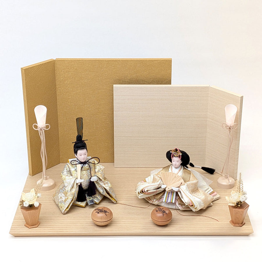 ナチュラルな色合い　ひな人形