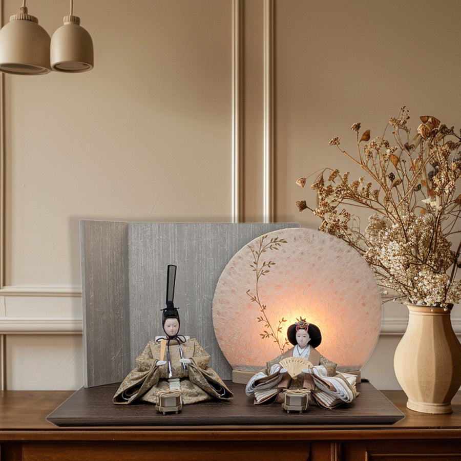 ブラウン色のお雛様