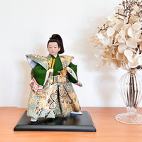 日本の伝統工芸品｜侍（さむらい）着物人形 – 精密な石膏の手作り顔と