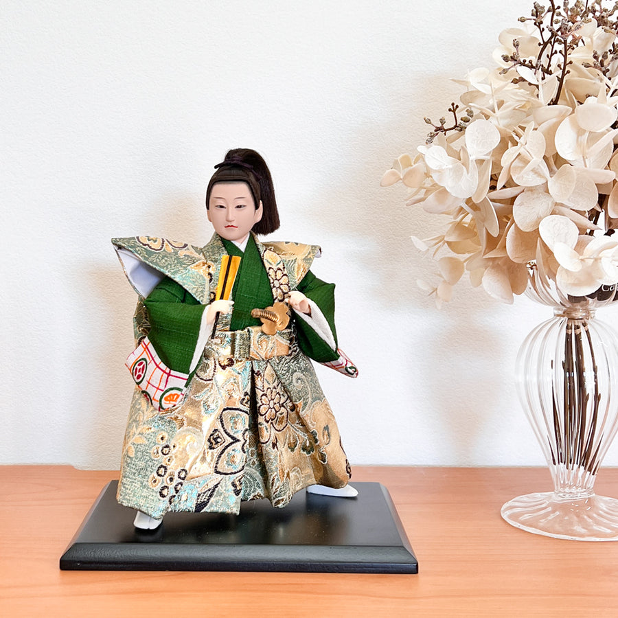 侍 人形