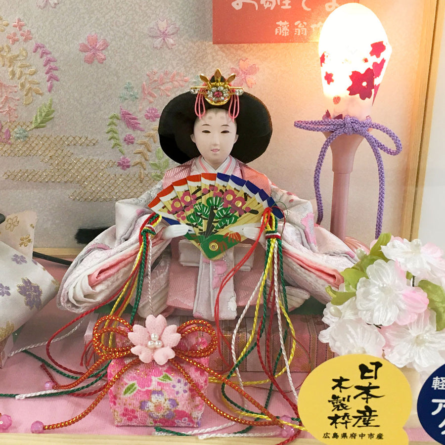 綺麗なお顔のお雛様