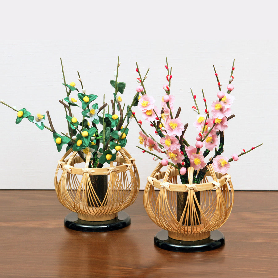 竹鉢の綺麗なお花
