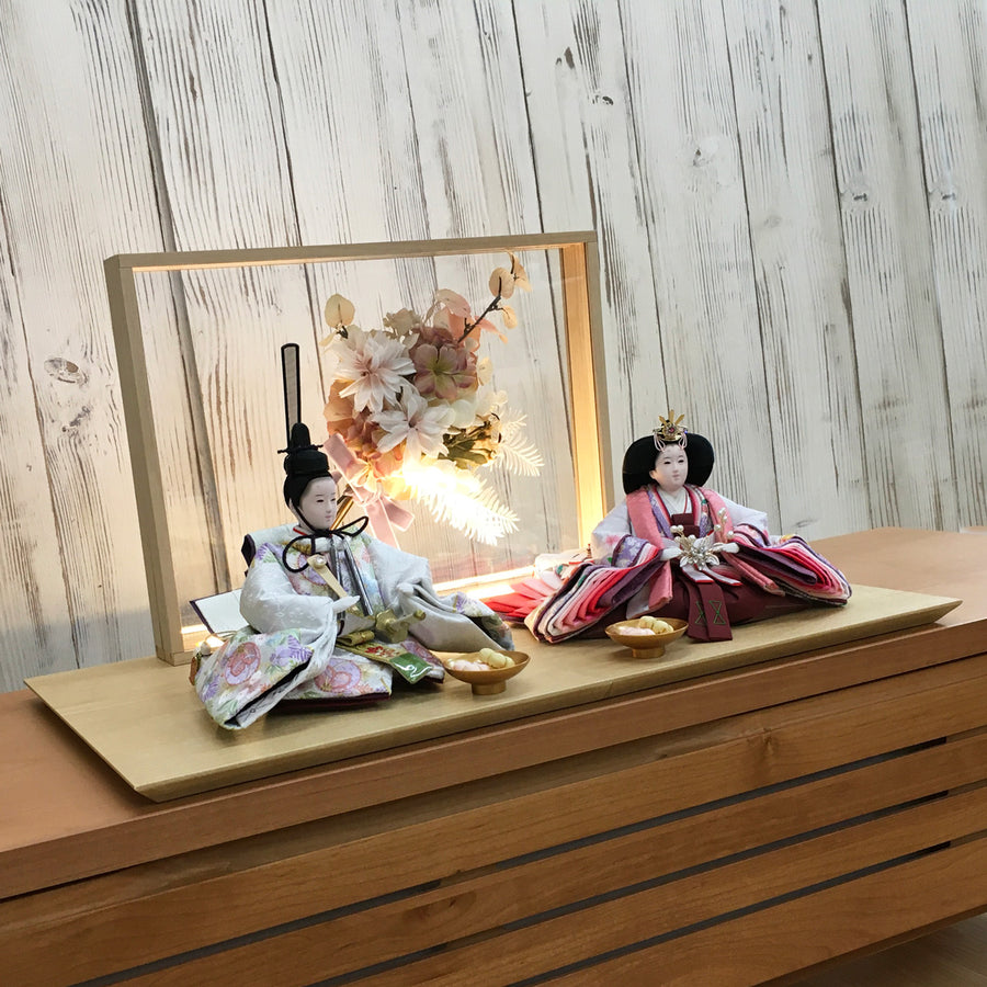 モダンに飾ろう　雛人形