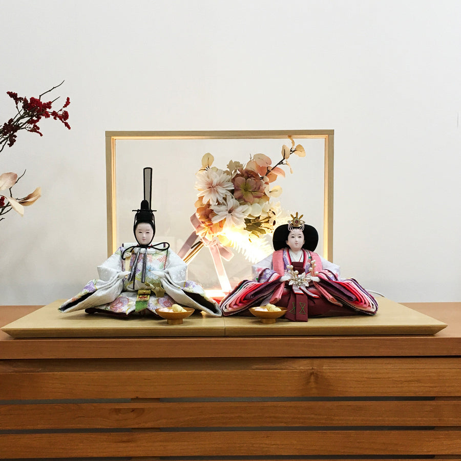 LEDの電気付きの雛人形